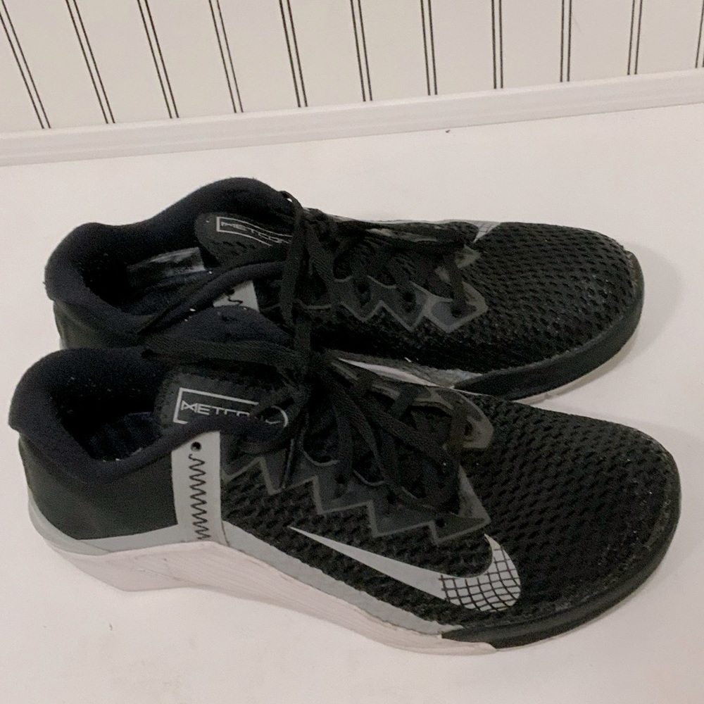 Nike Metcon6 Womens 8.5 Sneaker Gymshoe Crossfit Black White
